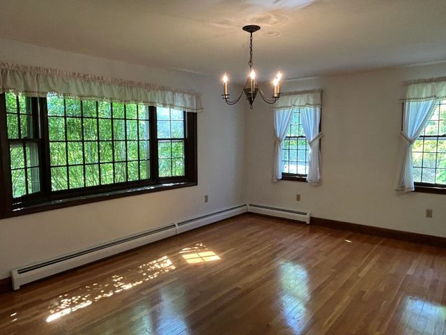 9 Oak Ridge Road, Kensington, NH 03833