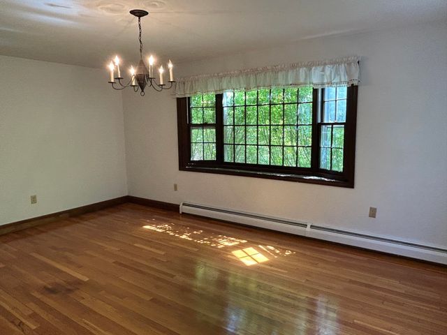 9 Oak Ridge Road, Kensington, NH 03833