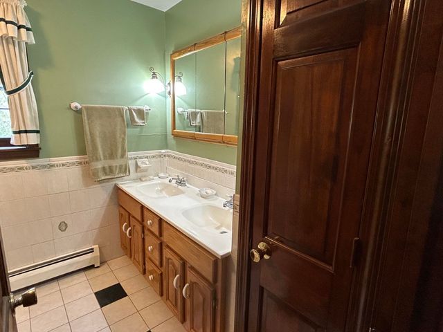 9 Oak Ridge Road, Kensington, NH 03833