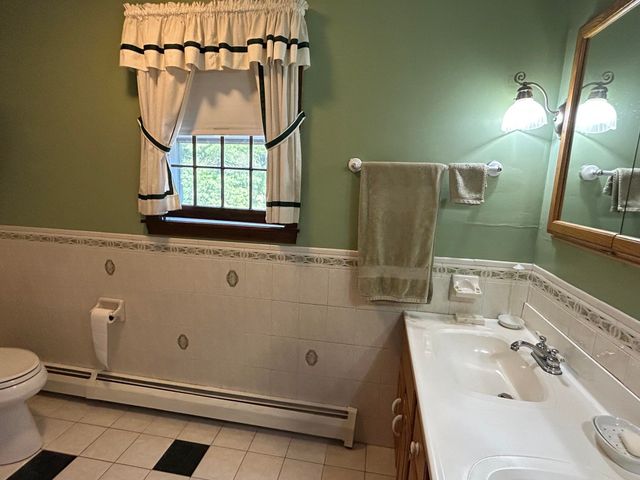 9 Oak Ridge Road, Kensington, NH 03833