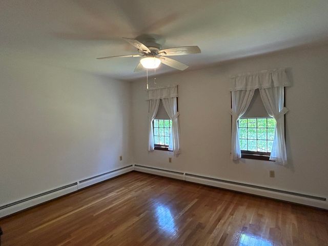 9 Oak Ridge Road, Kensington, NH 03833