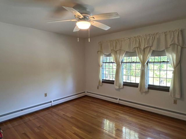9 Oak Ridge Road, Kensington, NH 03833