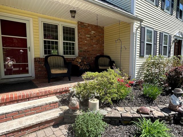 9 Oak Ridge Road, Kensington, NH 03833