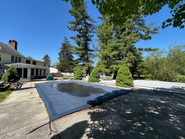9 Oak Ridge Road, Kensington, NH 03833