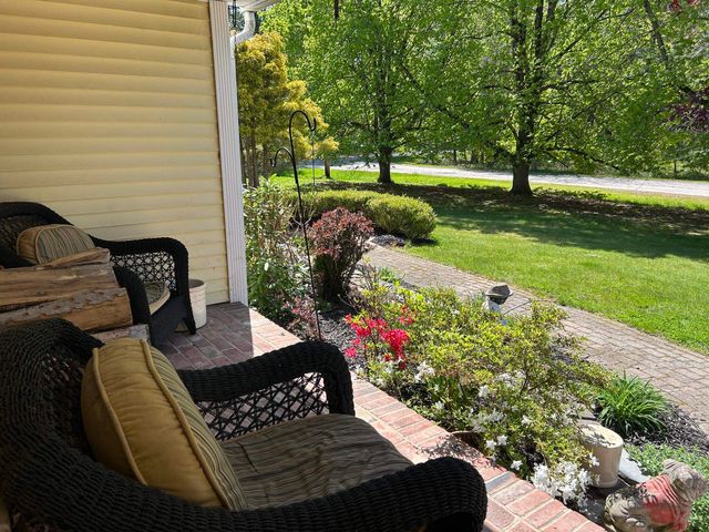9 Oak Ridge Road, Kensington, NH 03833