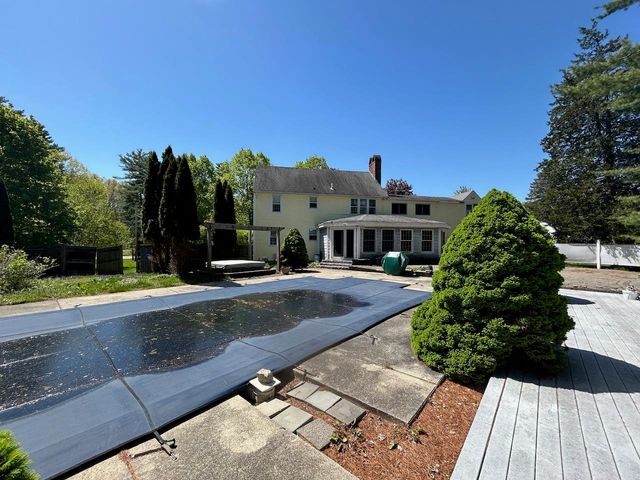 9 Oak Ridge Road, Kensington, NH 03833