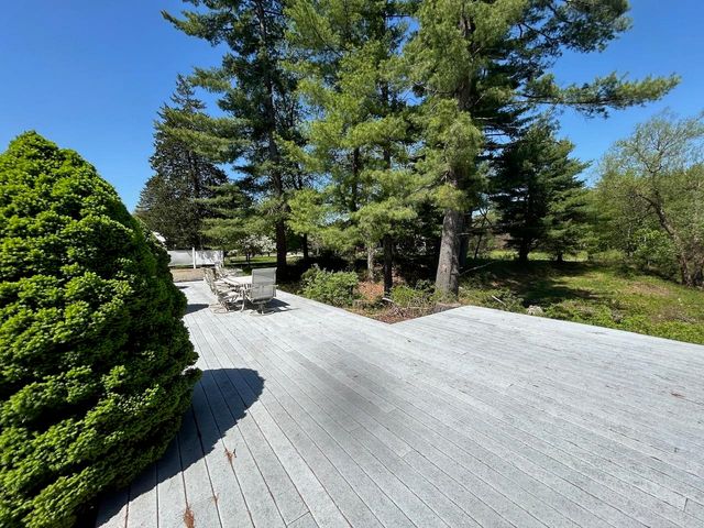 9 Oak Ridge Road, Kensington, NH 03833