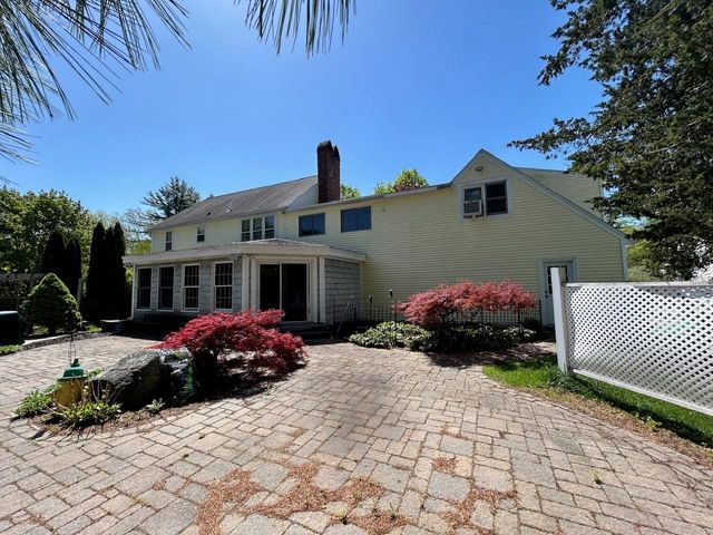 9 Oak Ridge Road, Kensington, NH 03833