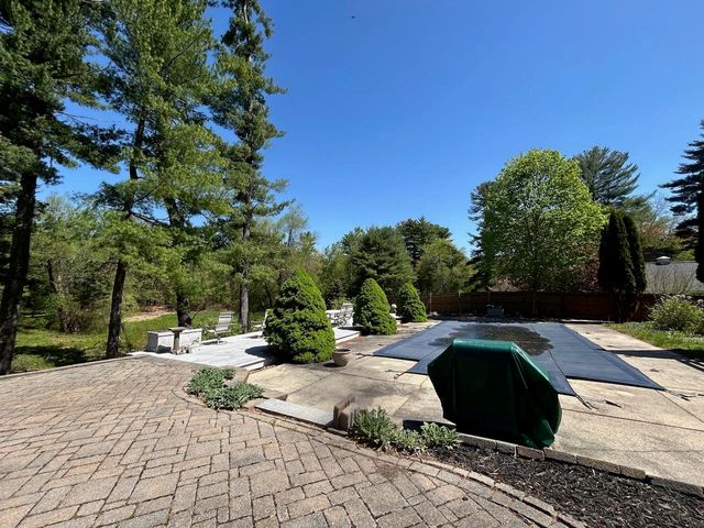 9 Oak Ridge Road, Kensington, NH 03833