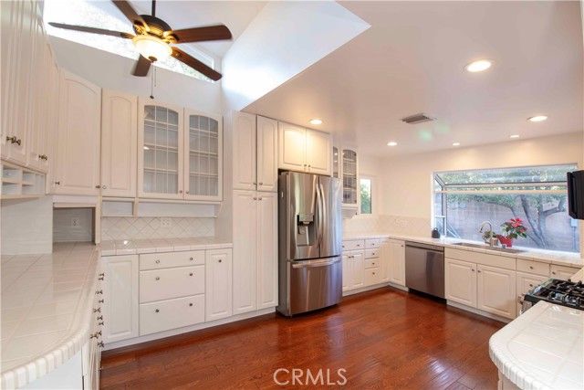 10211 Casaba, Chatsworth (los Angeles), CA 91311