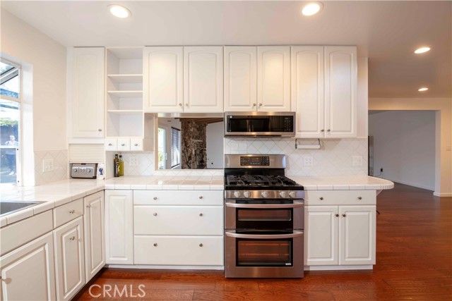 10211 Casaba, Chatsworth (los Angeles), CA 91311