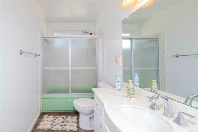 10211 Casaba, Chatsworth (los Angeles), CA 91311