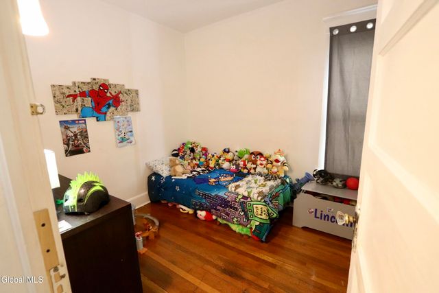 77 S Pine Avenue, Albany, NY 12208