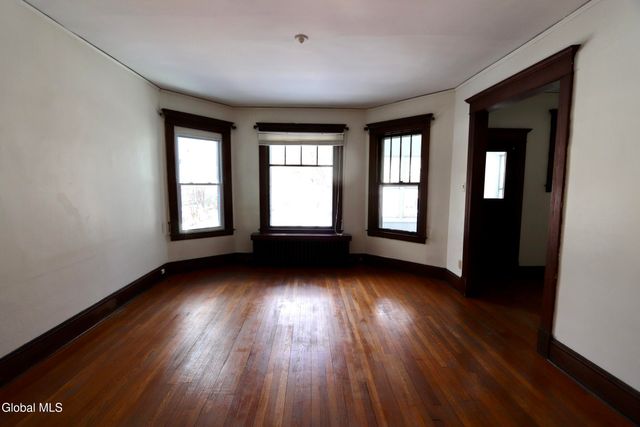 77 S Pine Avenue, Albany, NY 12208