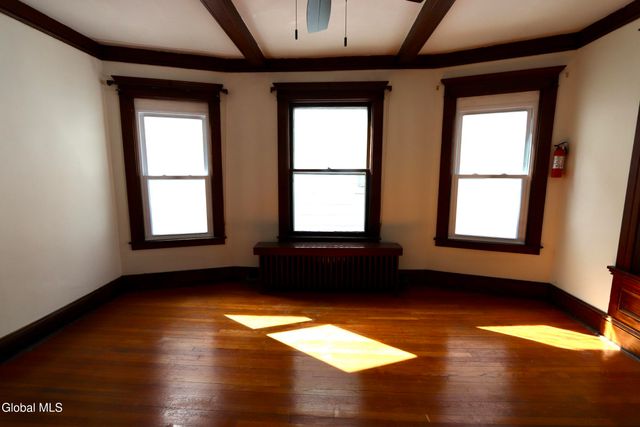 77 S Pine Avenue, Albany, NY 12208