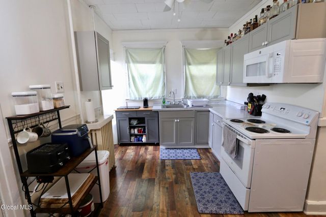 77 S Pine Avenue, Albany, NY 12208