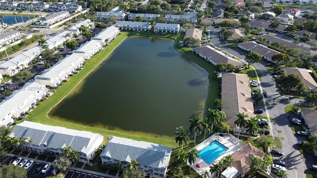 4966 SW 31st Ter, Dania Beach, FL 33312