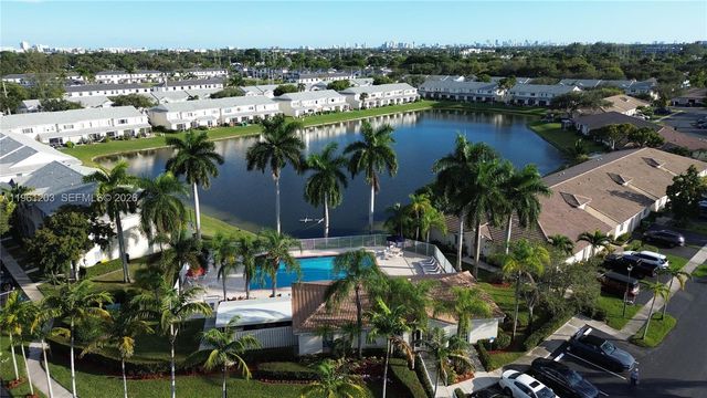 4966 SW 31st Ter, Dania Beach, FL 33312