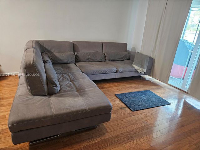 4966 SW 31st Ter, Dania Beach, FL 33312