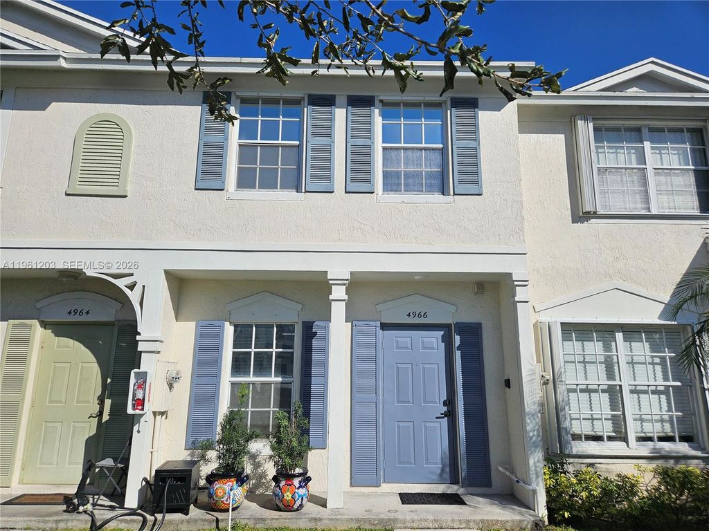 4966 SW 31st Ter, Dania Beach, FL 33312