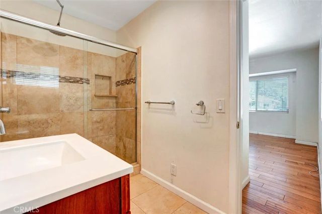 16670 Moorpark, Encino, CA 91436