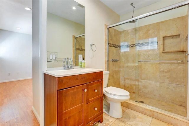 16670 Moorpark, Encino, CA 91436