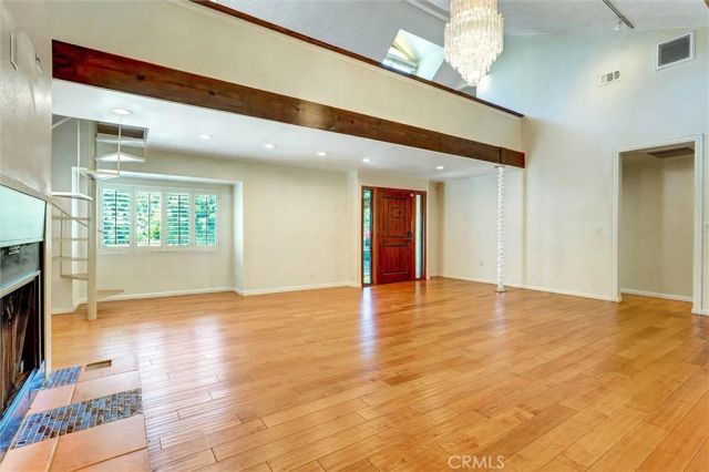 16670 Moorpark, Encino, CA 91436