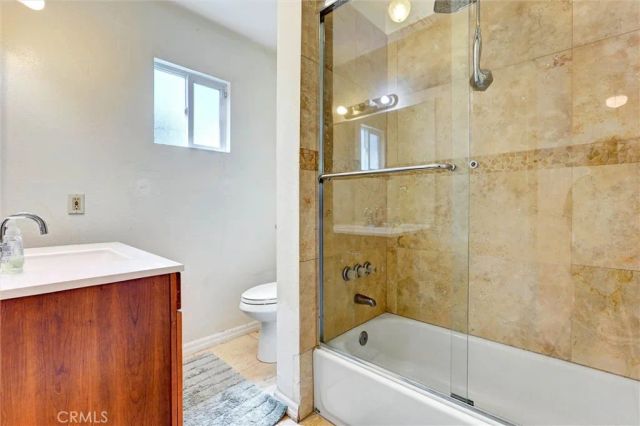 16670 Moorpark, Encino, CA 91436