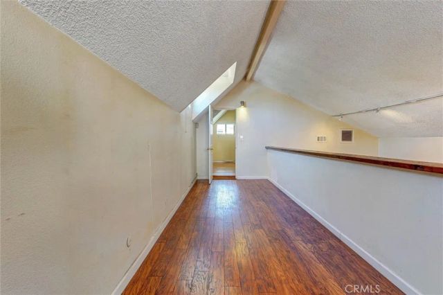 16670 Moorpark, Encino, CA 91436