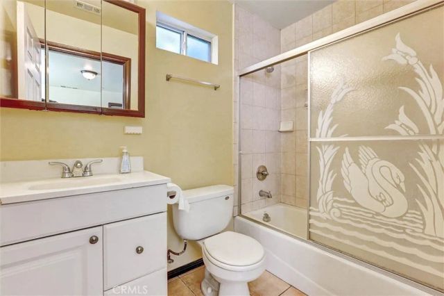 16670 Moorpark, Encino, CA 91436