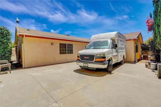 16670 Moorpark, Encino, CA 91436