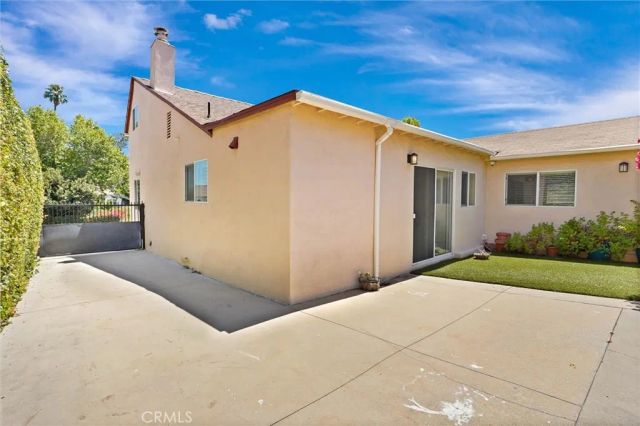 16670 Moorpark, Encino, CA 91436