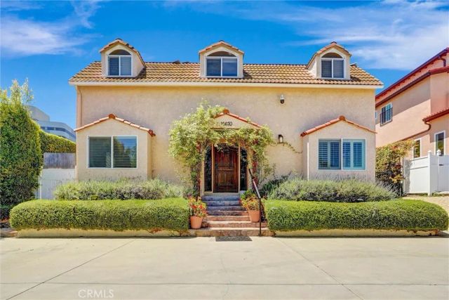 16670 Moorpark, Encino, CA 91436