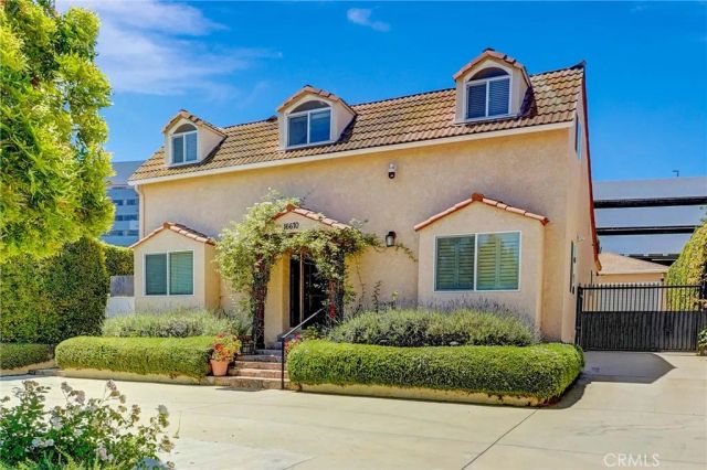 16670 Moorpark, Encino, CA 91436