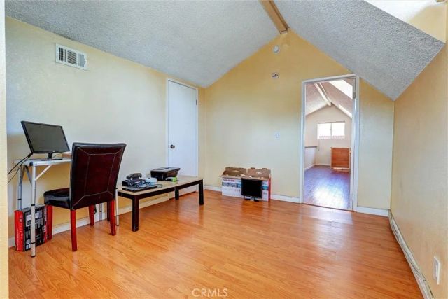 16670 Moorpark, Encino, CA 91436