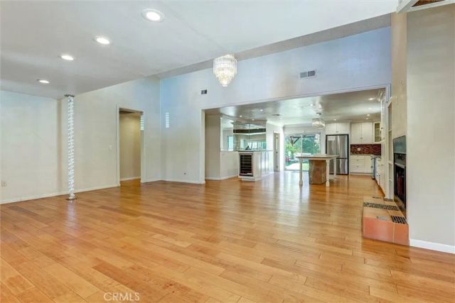 16670 Moorpark, Encino, CA 91436