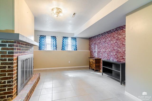 1304 Givens Road, Manhattan, KS 66503