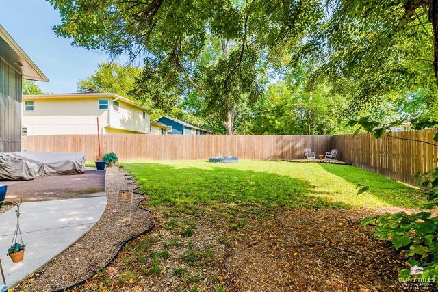 1304 Givens Road, Manhattan, KS 66503