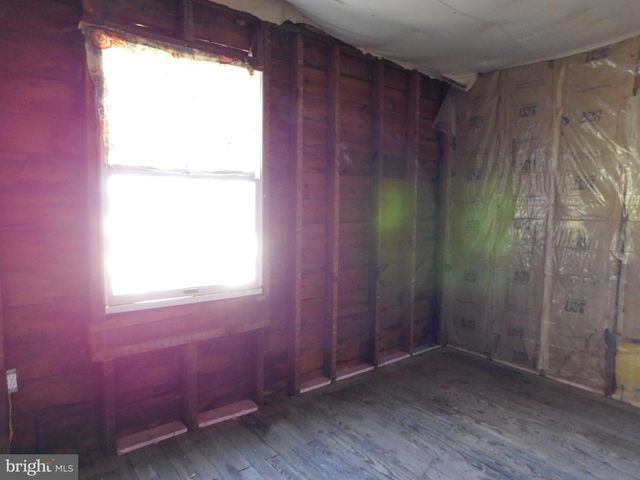 34 W WALTER ST, Summit Hill, PA 18250