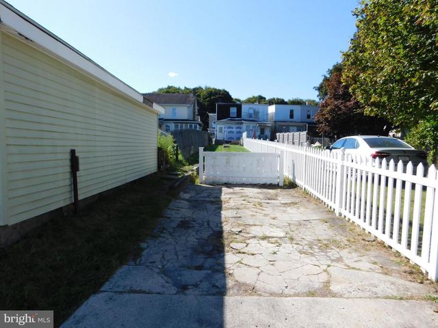 34 W WALTER ST, Summit Hill, PA 18250