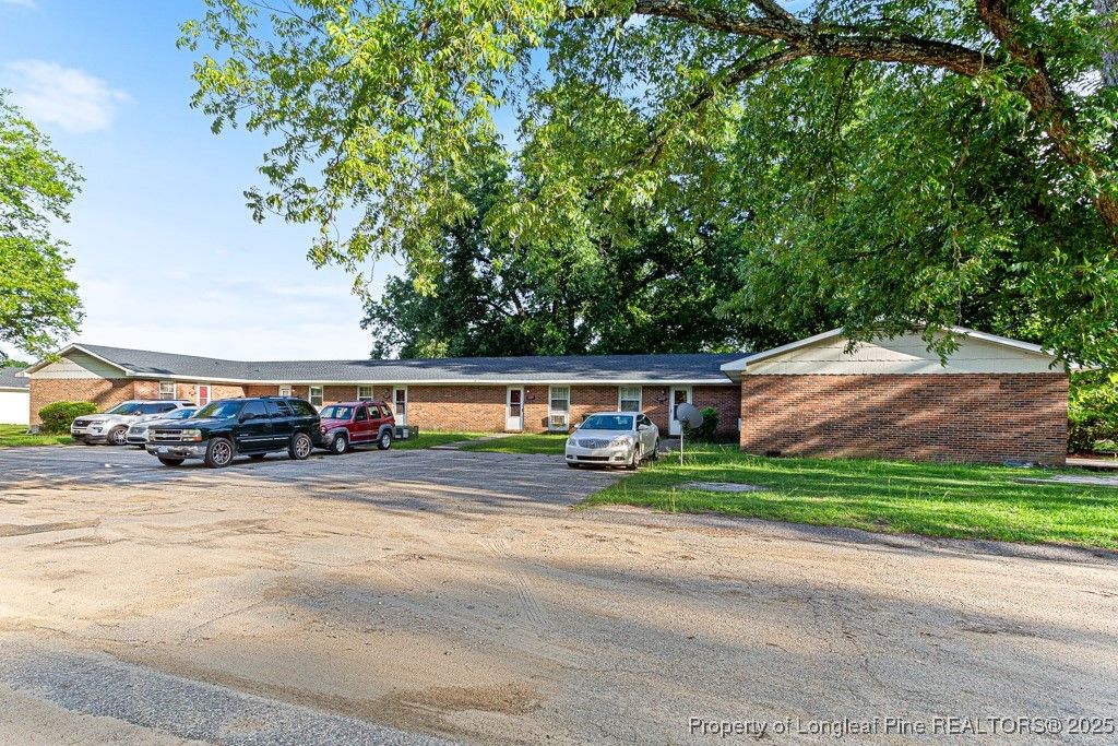 6429 Starbrook Drive, Fayetteville, NC 28304