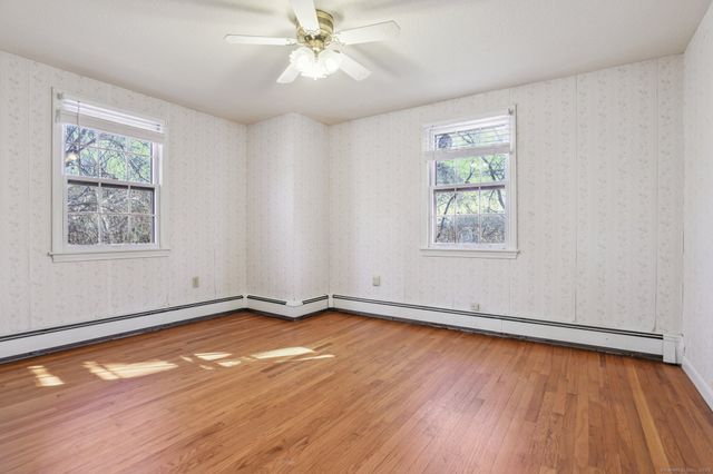 16 Green Avenue, Stonington, CT 06379