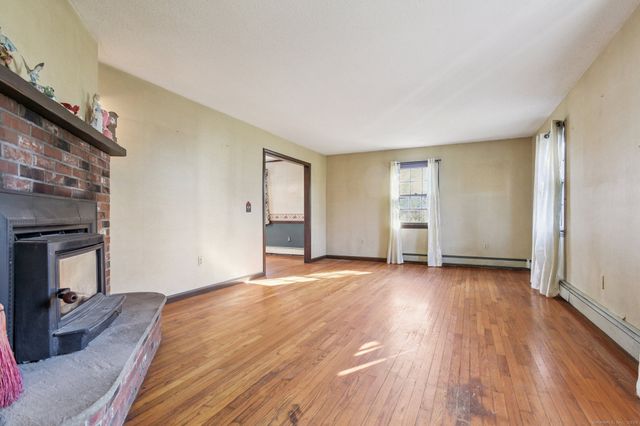 16 Green Avenue, Stonington, CT 06379