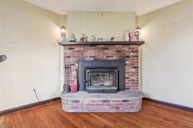 16 Green Avenue, Stonington, CT 06379