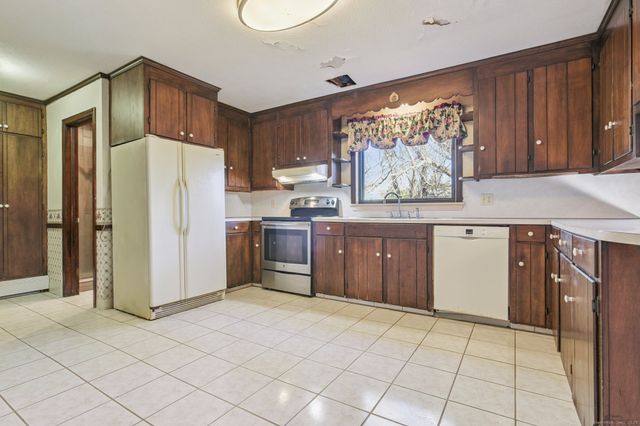 16 Green Avenue, Stonington, CT 06379