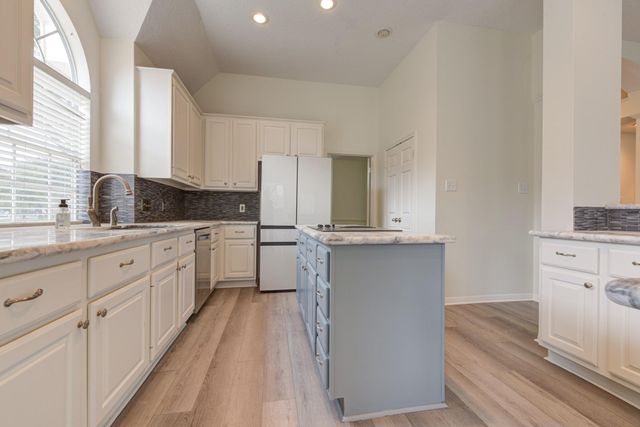 1315 Crescent Parkway Court, Houston, TX 77094