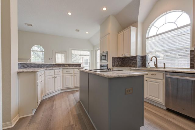 1315 Crescent Parkway Court, Houston, TX 77094