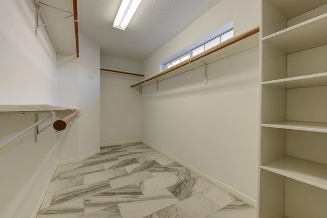 1315 Crescent Parkway Court, Houston, TX 77094