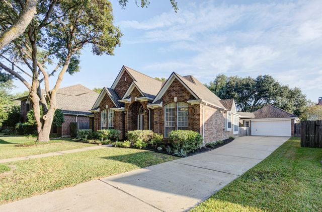 1315 Crescent Parkway Court, Houston, TX 77094