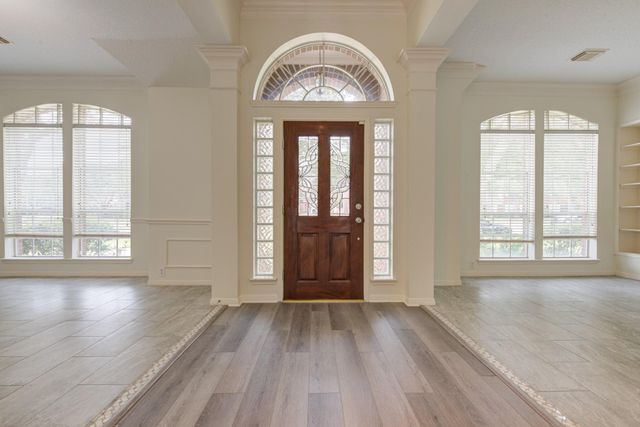 1315 Crescent Parkway Court, Houston, TX 77094